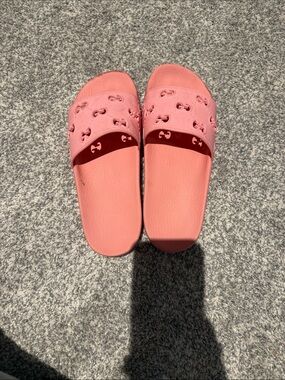 Gucci Pink Rubber GG Slide Sandals Size 10 Authentic